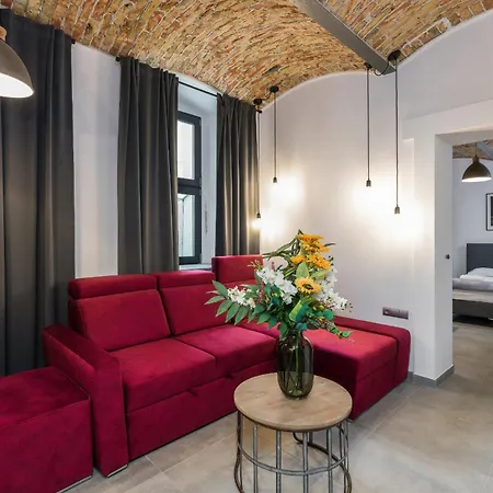 Level -1 Loft Center By Renters Daire
