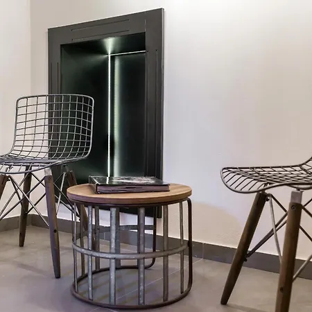 Level -1 Loft Center By Renters